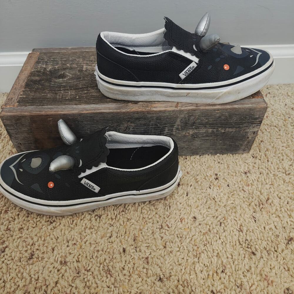 Vans Kids Slip-On Black Dinosaur Triceratops Horns Shoes Size 1.5